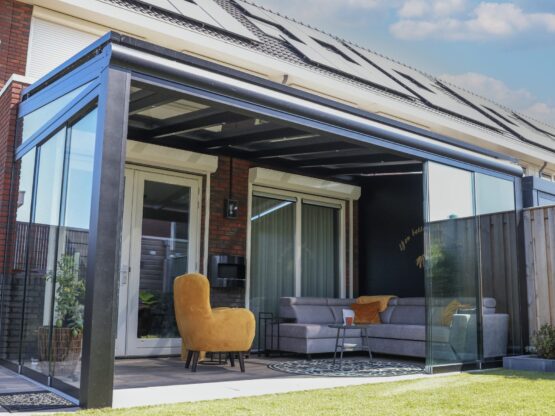 Een veranda in Enschede, geplaatst door aluminium expert MB Veranda Een veranda in Enschede, geplaatst door aluminium expert MB Veranda
