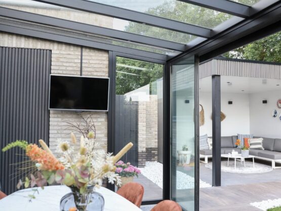 Een veranda in Apeldoorn, geplaatst door aluminium expert MB Veranda Een veranda in Apeldoorn, geplaatst door aluminium expert MB Veranda