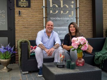 Oplevering van de cube veranda bij Andy & Melisa Oplevering van de cube veranda bij Andy & Melisa