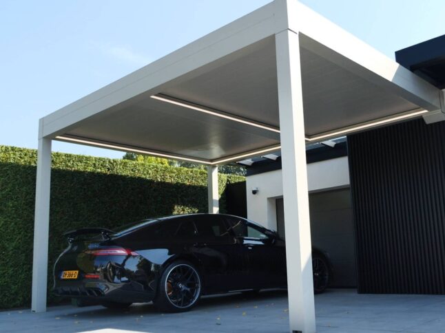 Cube overkapping en carport bij showhuis in Eindhoven van MB Veranda