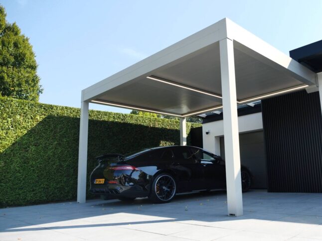 Cube overkapping en carport bij showhuis in Eindhoven van MB Veranda