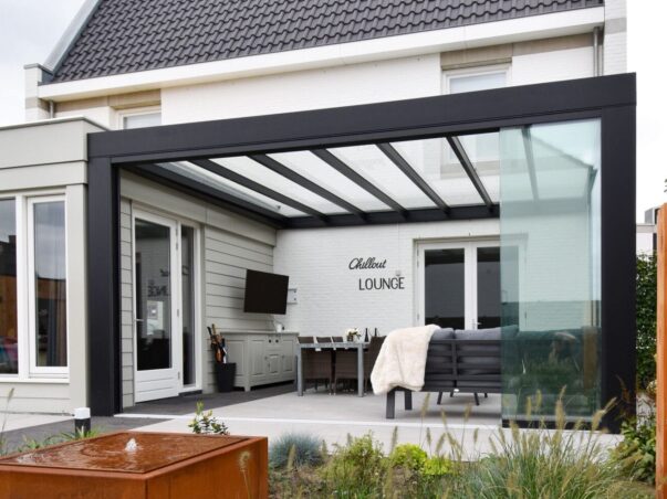 Glazen veranda in Veldhoven, montage door MB Veranda Glazen veranda in Veldhoven, montage door MB Veranda