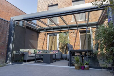 MB Cube Grand veranda met glasdak geplaatst in Eindhoven, montage door MB Veranda