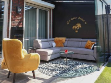 Tuinkamer met glazen schuifwanden van MB Veranda 7 Duurzaam genieten 1