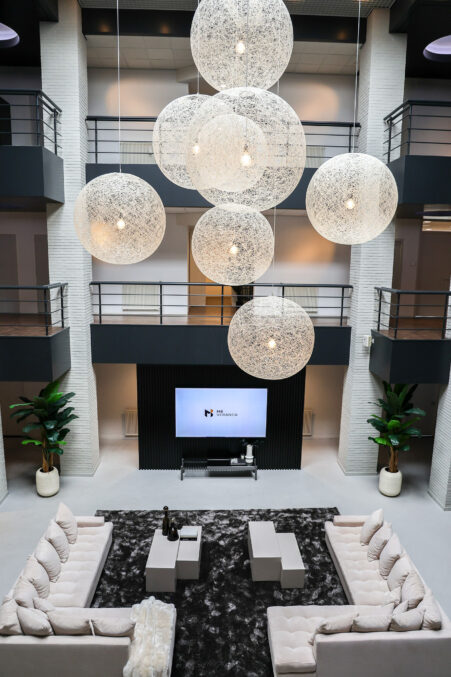 mb-aluminium-mb-veranda-hoofdkantoor-entree